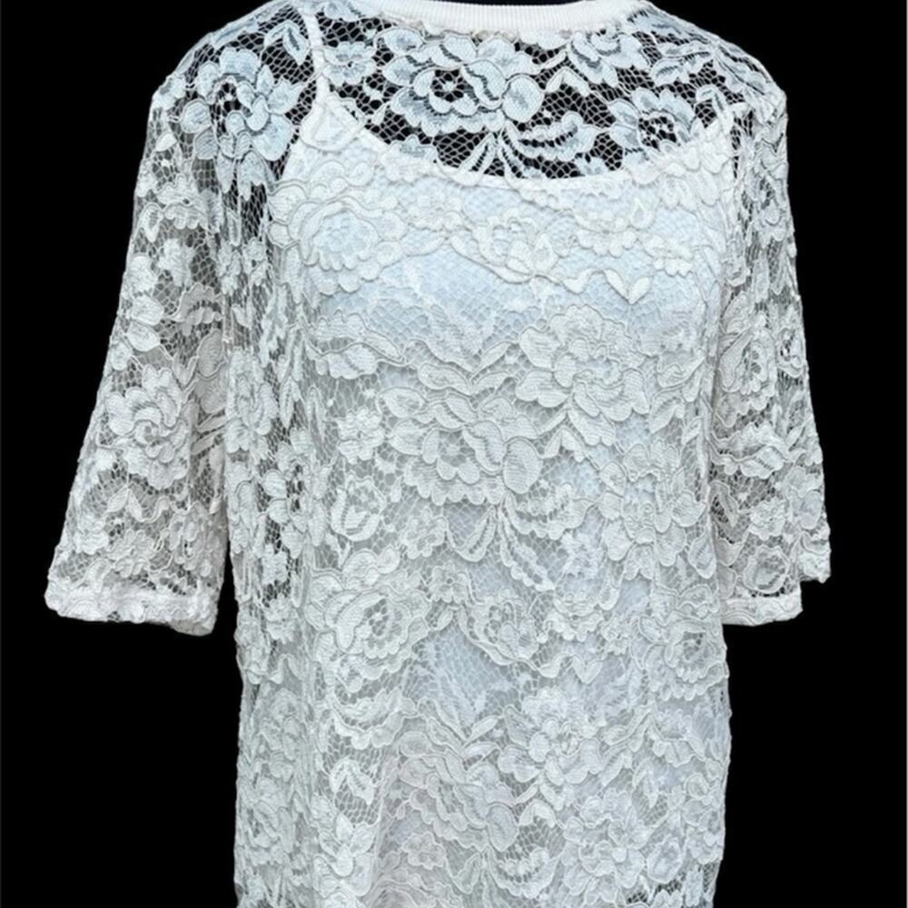 Gallery Two-piece cami & matching lace pull over top, women's size 10